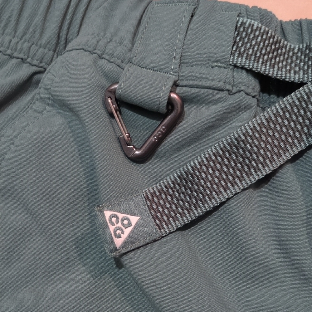 Nike ACG Shorts with Adjustable Belt XS - Picture 12 of 12